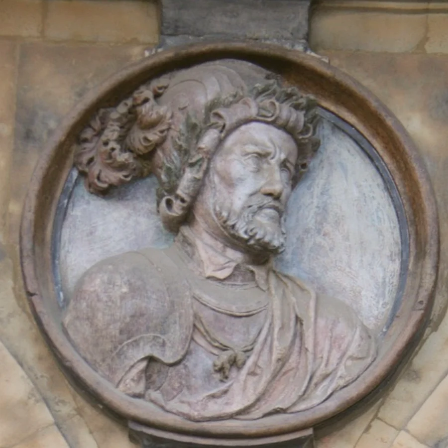 Medallón de Carlos I de España en la Plaza Mayor de Salamanca