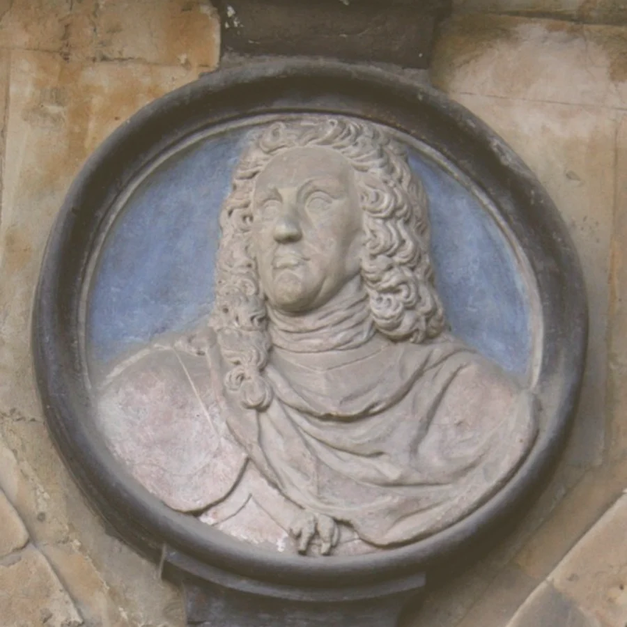 Medallón de Felipe V de España en la Plaza Mayor de Salamanca