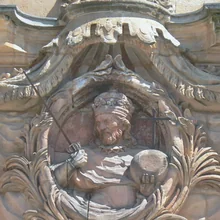 Medaillon von Ferdinand III. an der Plaza Mayor von Salamanca