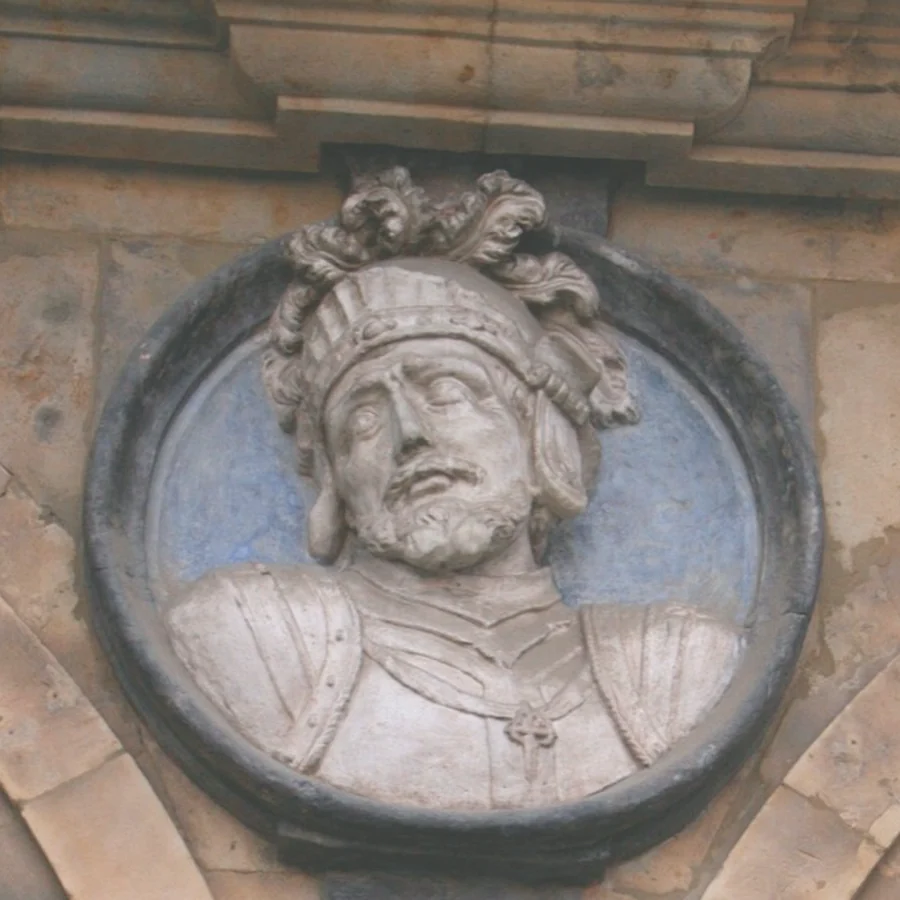Medallion of Gonzalo Fernández de Córdoba in the Plaza Mayor of Salamanca