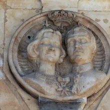 Médaillon de Juan Carlos I y Sofía sur la Plaza Mayor de Salamanque