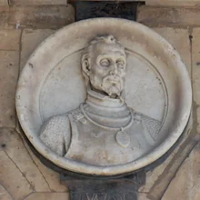 Médaillon de Juan Vázquez de Coronado sur la Plaza Mayor de Salamanque