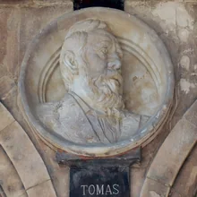 살라망카 마요르 광장에 있는 Tomás Bretón의 메달리온